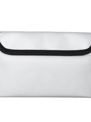 Bolsa Ignífuga Impermeable con Cierre de Velcro – Color Blanco con Borde Negro